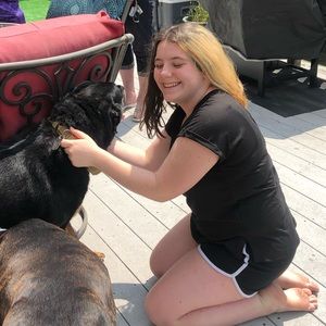 Meet your Posher, Brooke